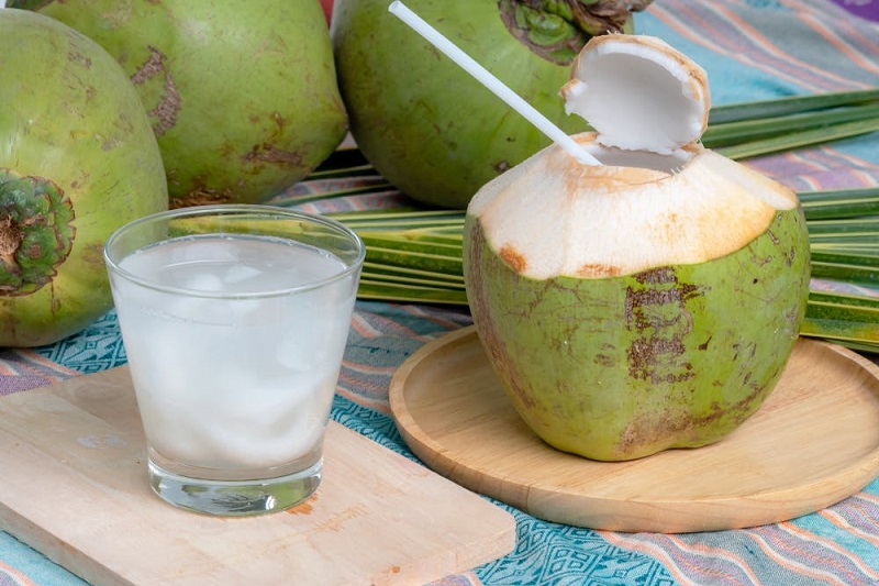 Thường xuyên uống nước dừa có tốt cho sức khỏe không ?